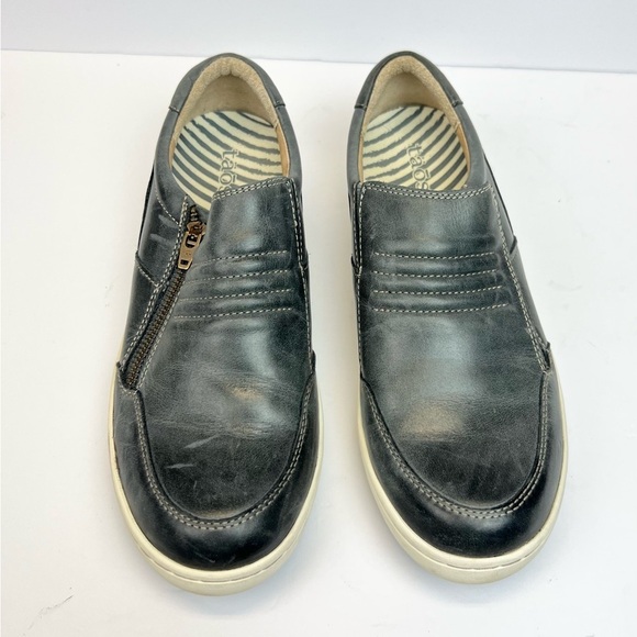 Taos Zipward Sneakers Womens Size 8.5 Gray Leather Slip On  Shoes Loafers - Picture 3 of 9
